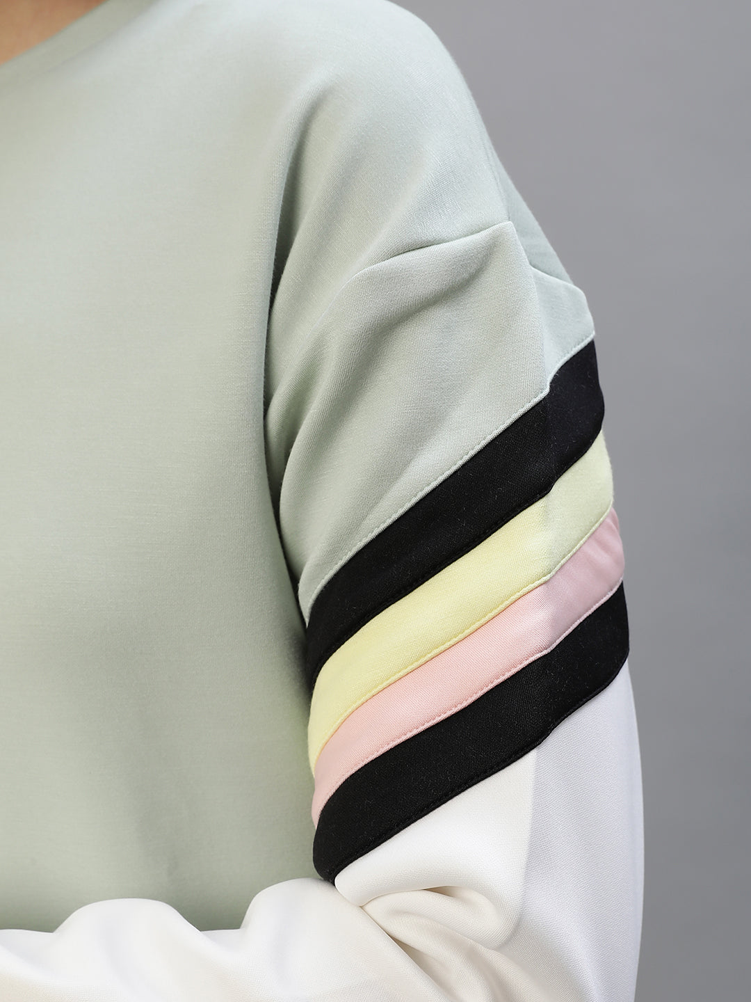 Iconic Women Green Colorblocked Round Neck Full Sleeves Sweatshirt