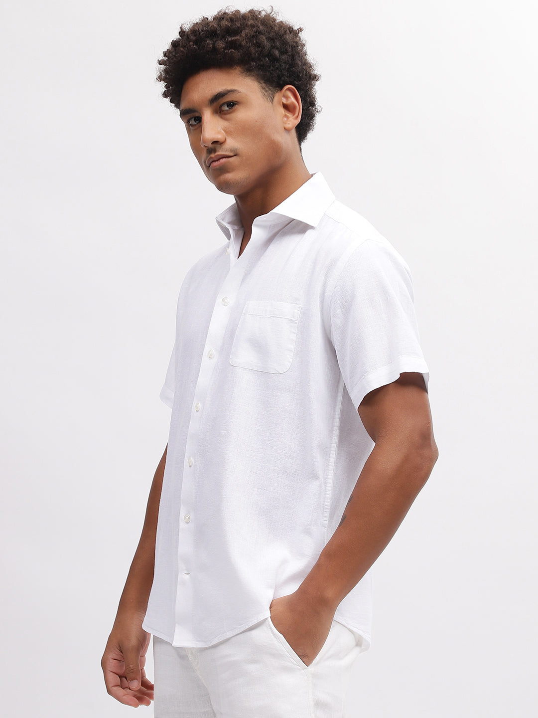 Bruun & Stengade Men White Solid Cutaway Collar Short Sleeves Shirt