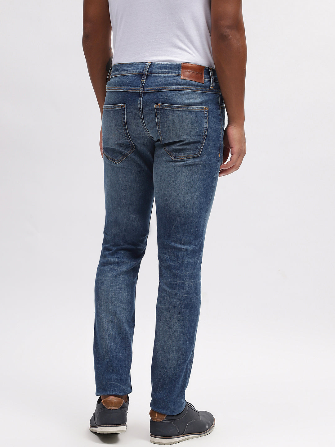 Lindbergh Men Blue Solid Tapered Fit Jeans