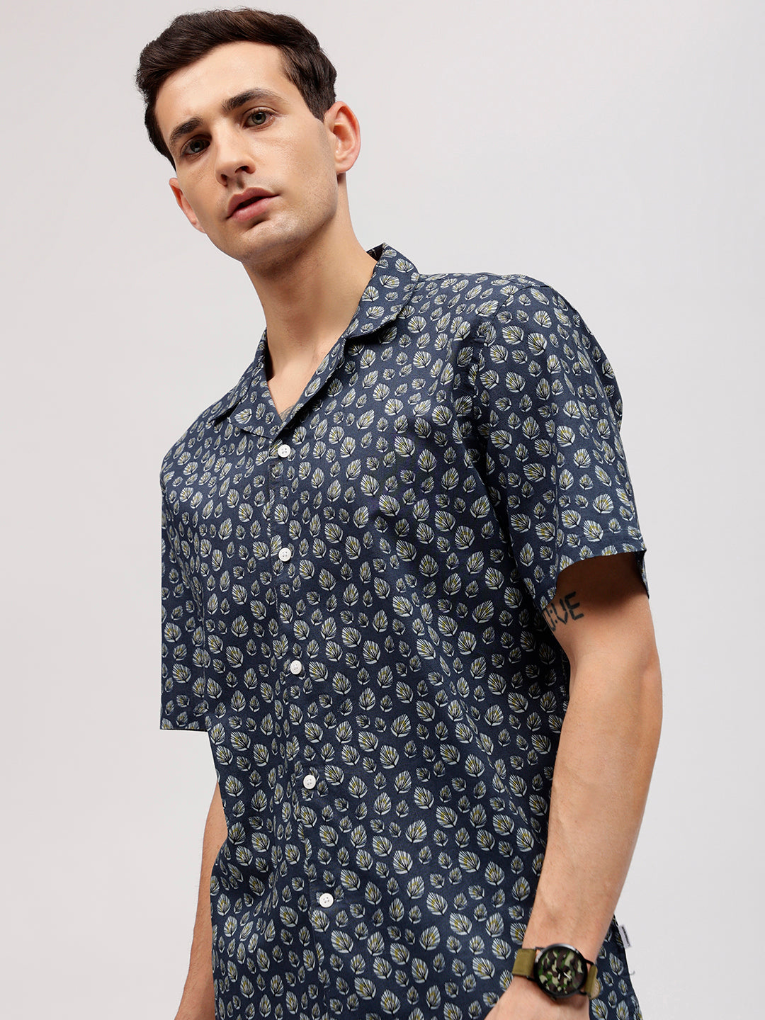 Lindbergh Men Blue Printed Resort Collar Short Sleeves Shirt