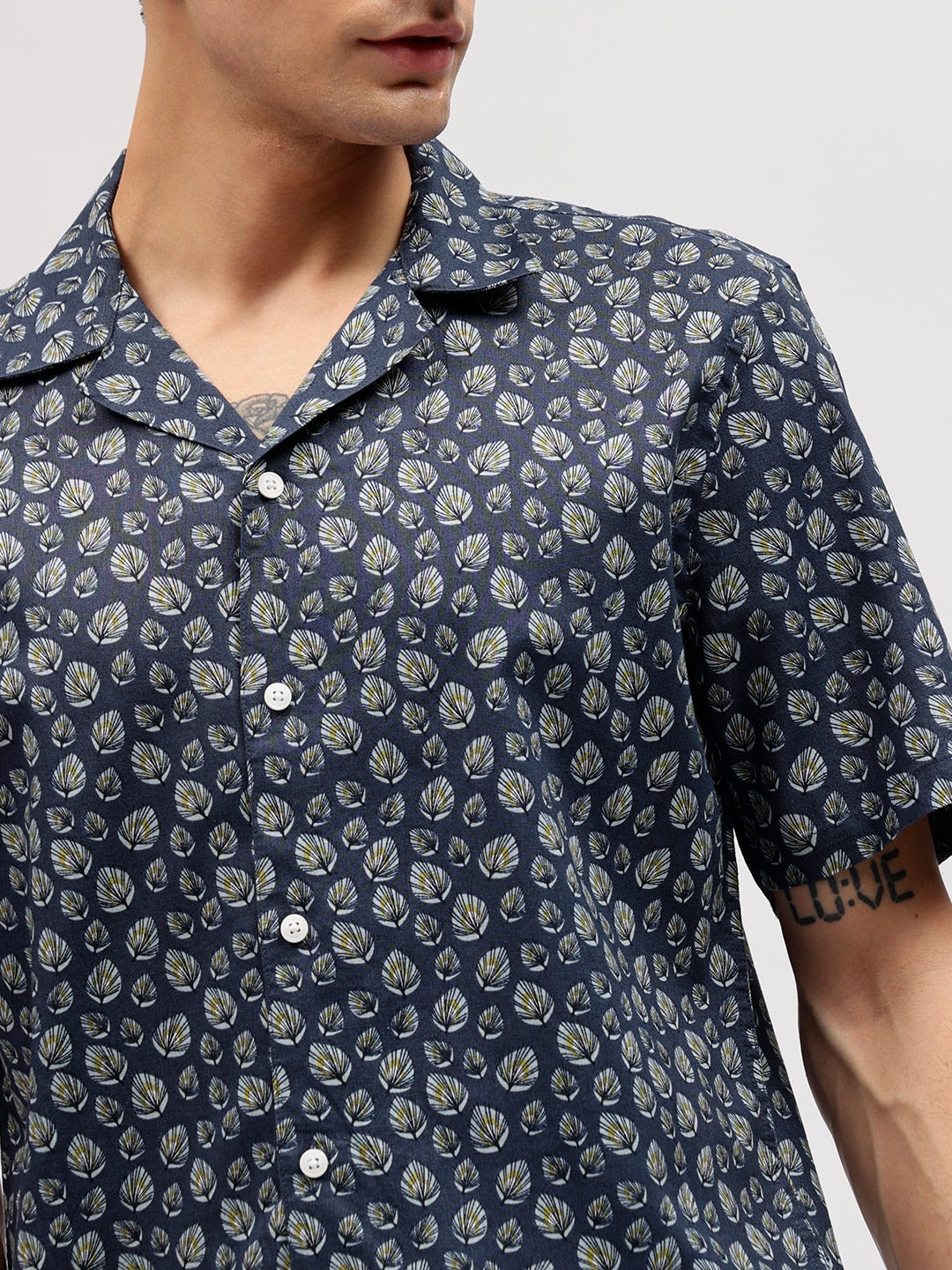 Lindbergh Men Blue Printed Resort Collar Short Sleeves Shirt
