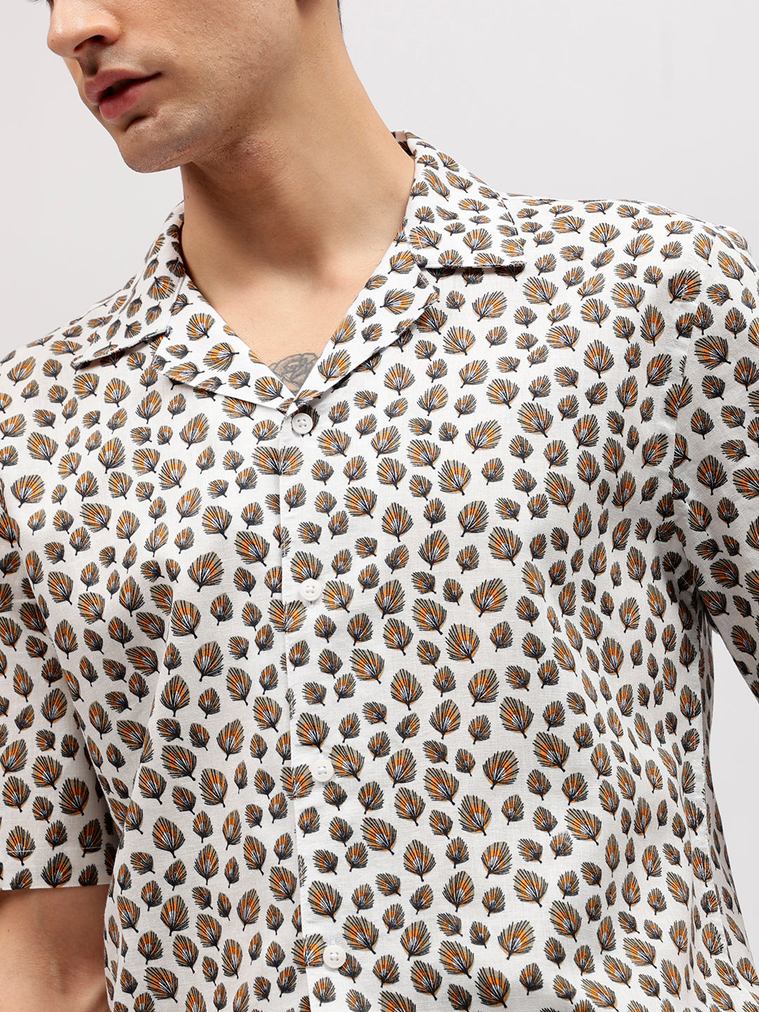 Lindbergh Men White Printed Resort Collar Short Sleeves Shirt