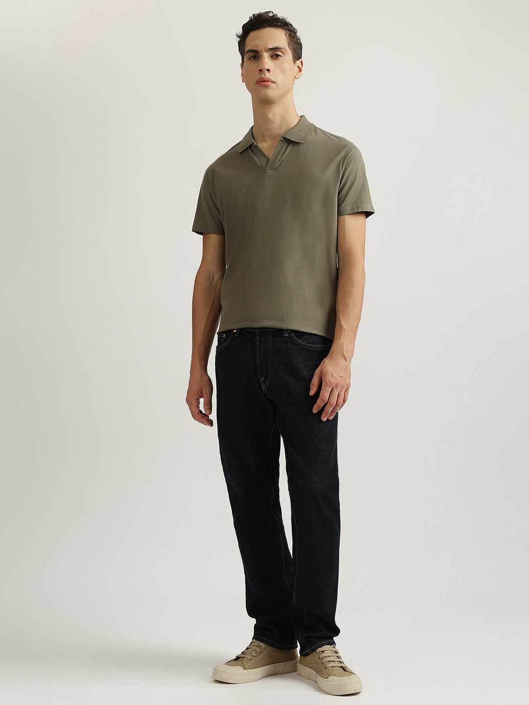 Lindbergh Men Olive Solid Collared Short Sleeves Polo Tshirt