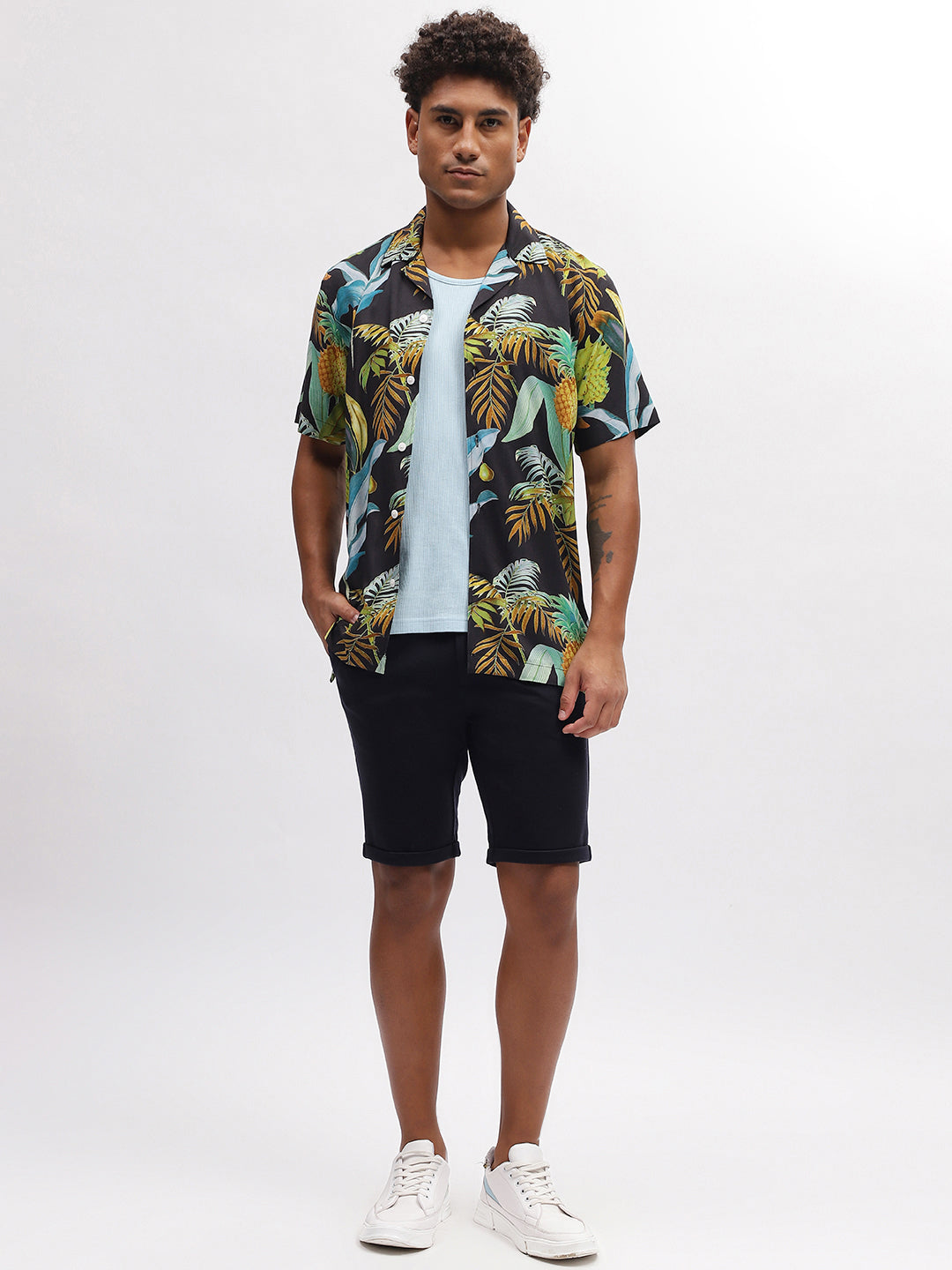 Lindbergh Men Blue Solid Regular Fit Shorts