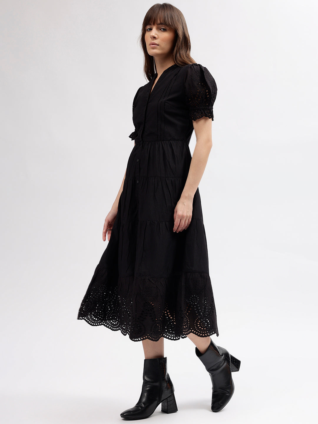 Elle Women Black Embroidered Mandarin Short Sleeves Dress