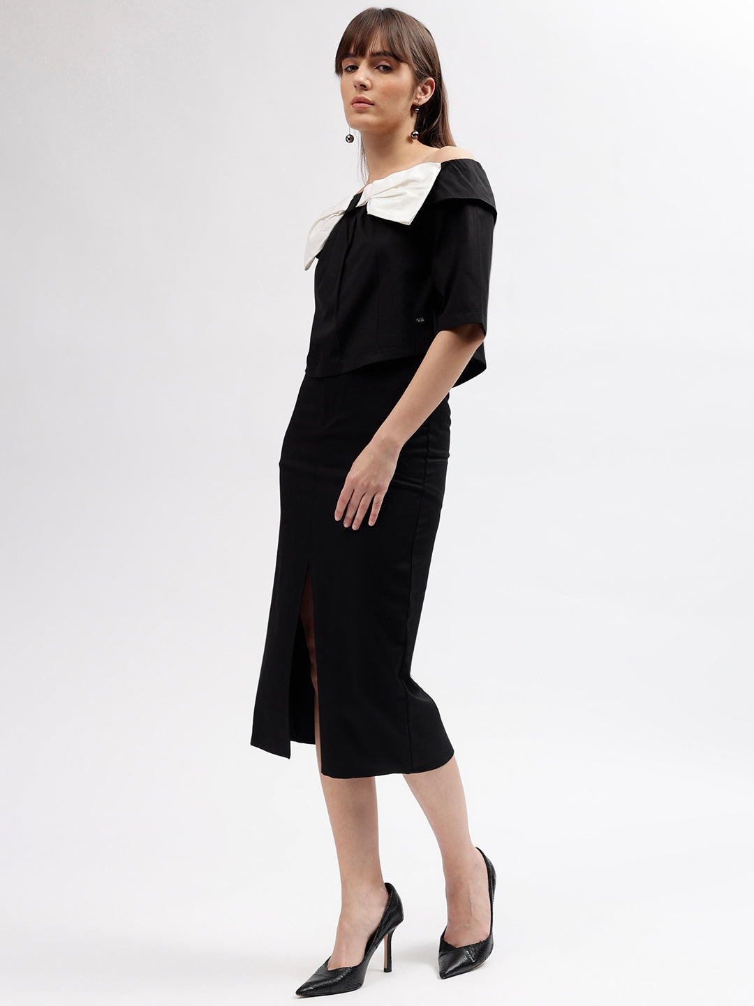 Elle Women Black Solid Off Shoulder Short Sleeves Top