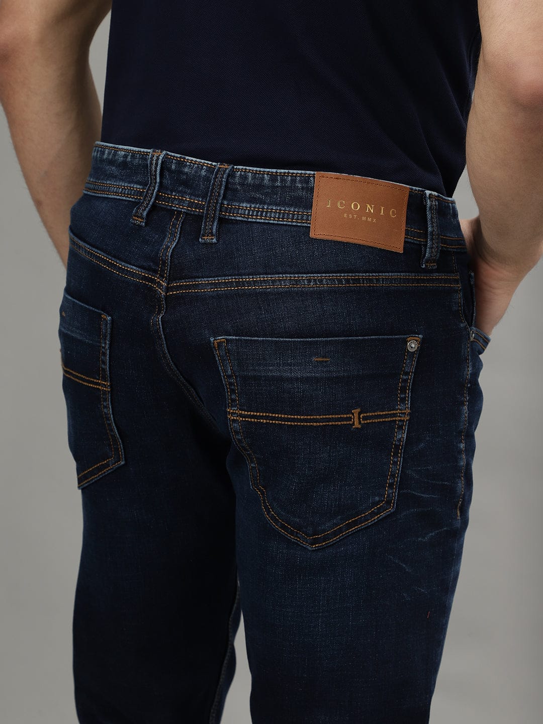 Iconic Men Blue Tapered Fit Jeans