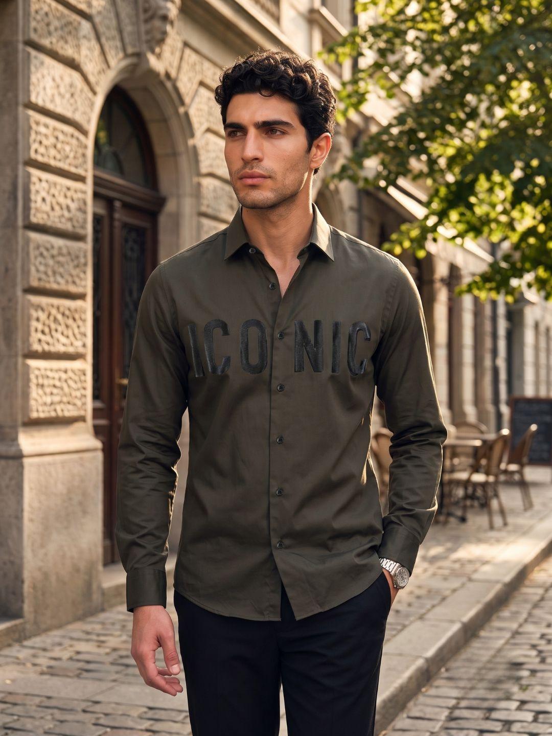 Iconic Men Dark Green Solid Regular Fit Cotton Shirt