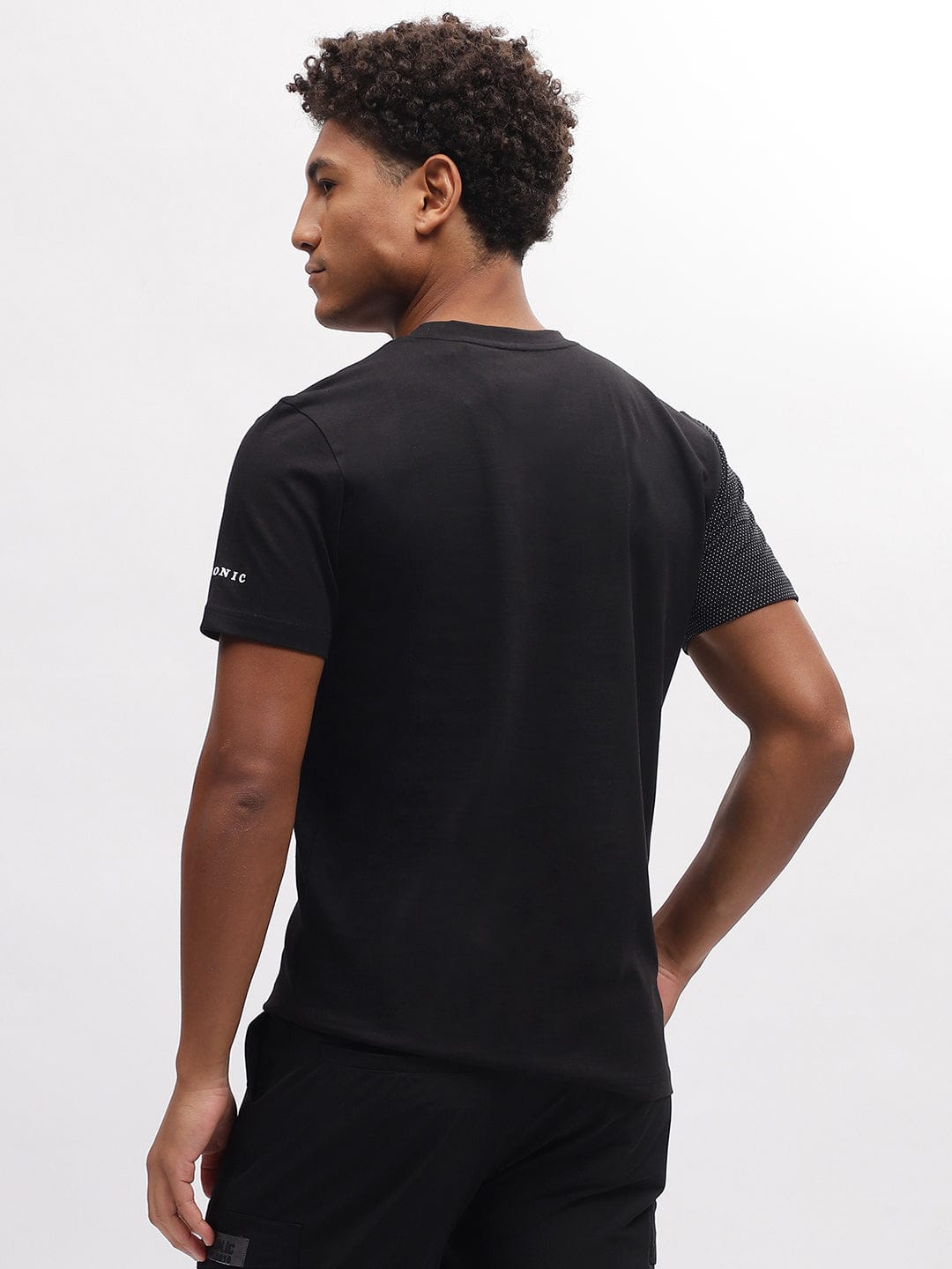 Iconic Men Black Round Neck Tshirt