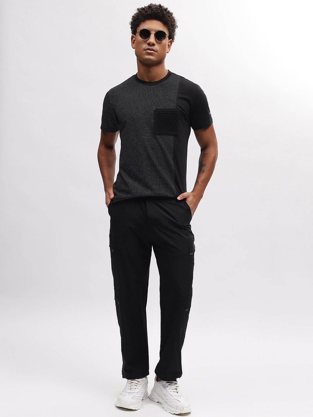 Iconic Men Black Round Neck Tshirt