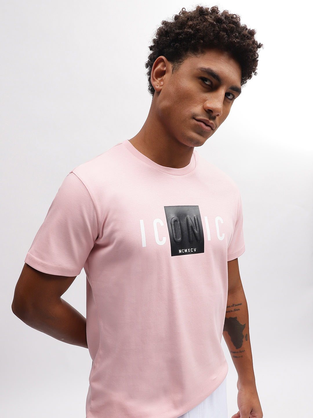 Iconic Men Pink Solid Round Neck Short Sleeves T-Shirt