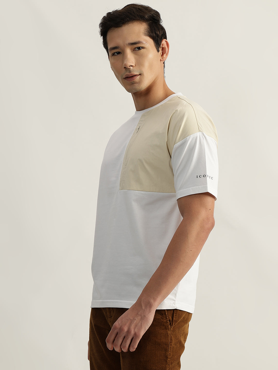 Iconic Men White Colour-Blocked Round Neck Short Sleeves Tshirt
