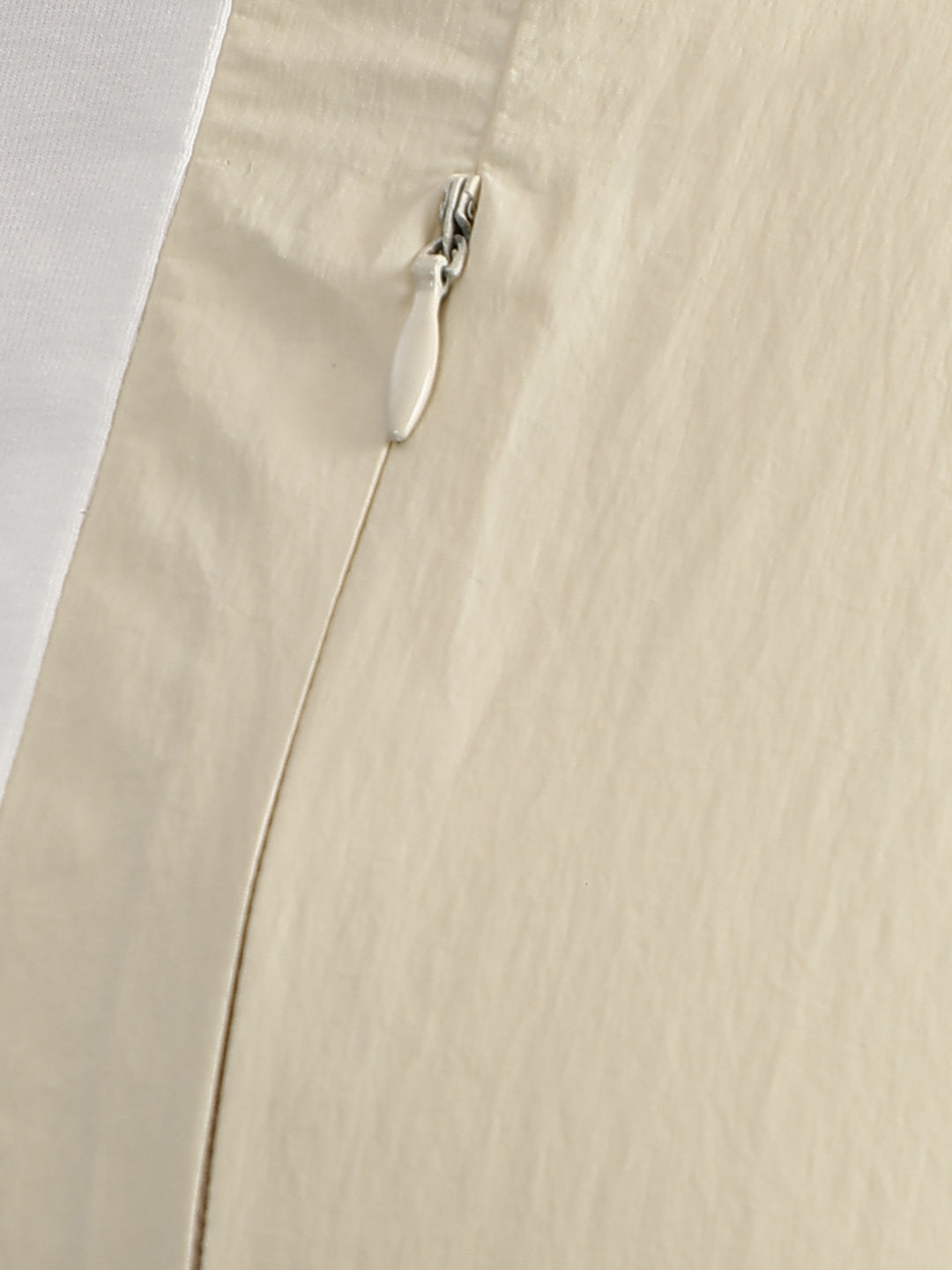 Iconic Men White Colour-Blocked Round Neck Short Sleeves Tshirt