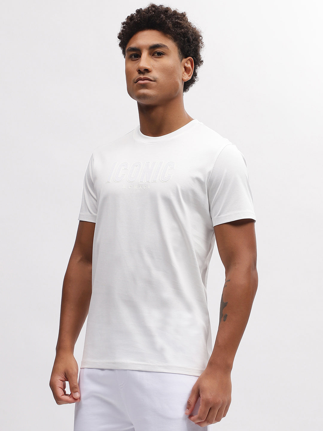 Iconic Men White Solid Round Neck Short Sleeves T-Shirt