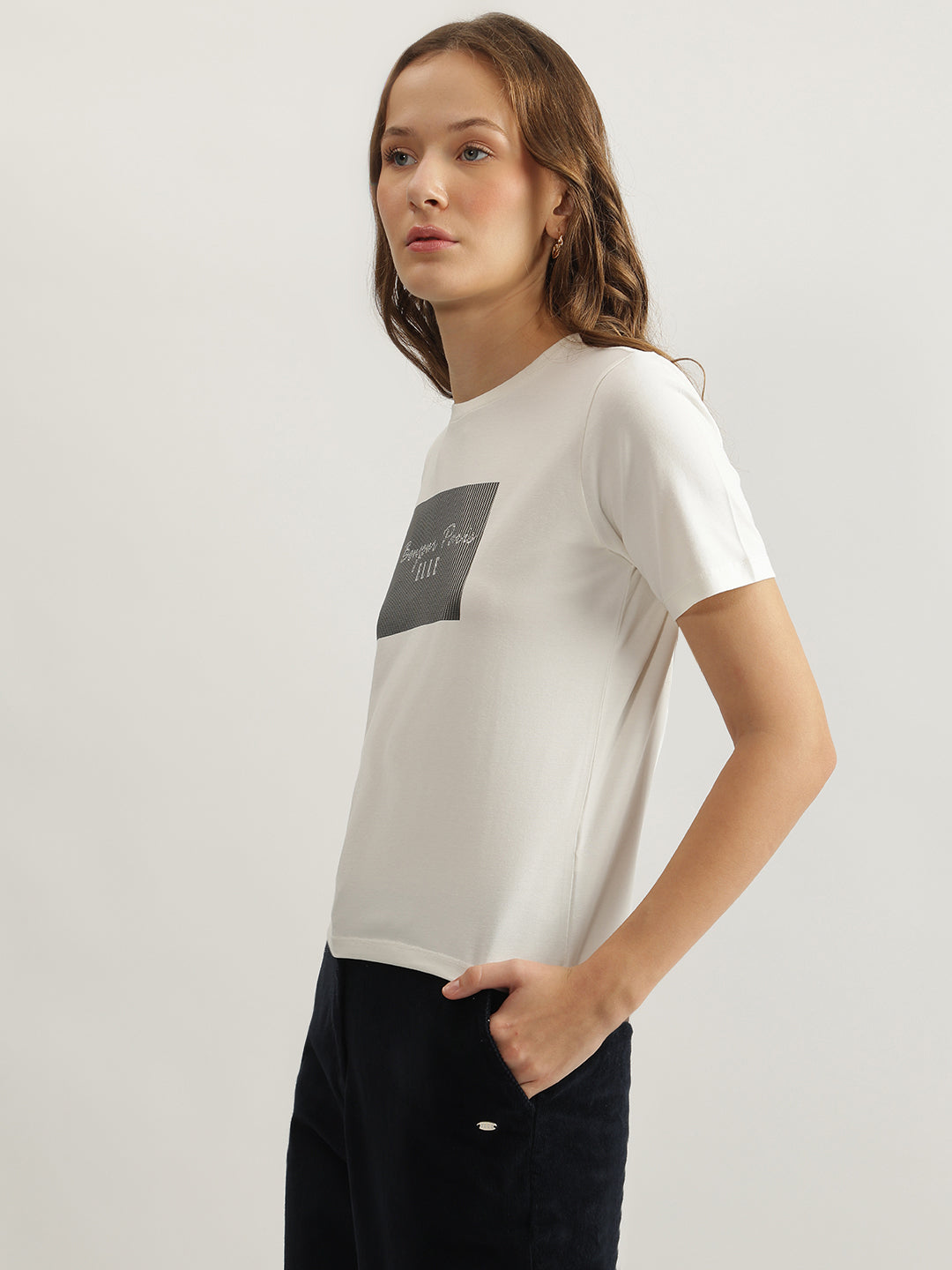 Elle Women White Solid Round Neck Short Sleeves Tshirt