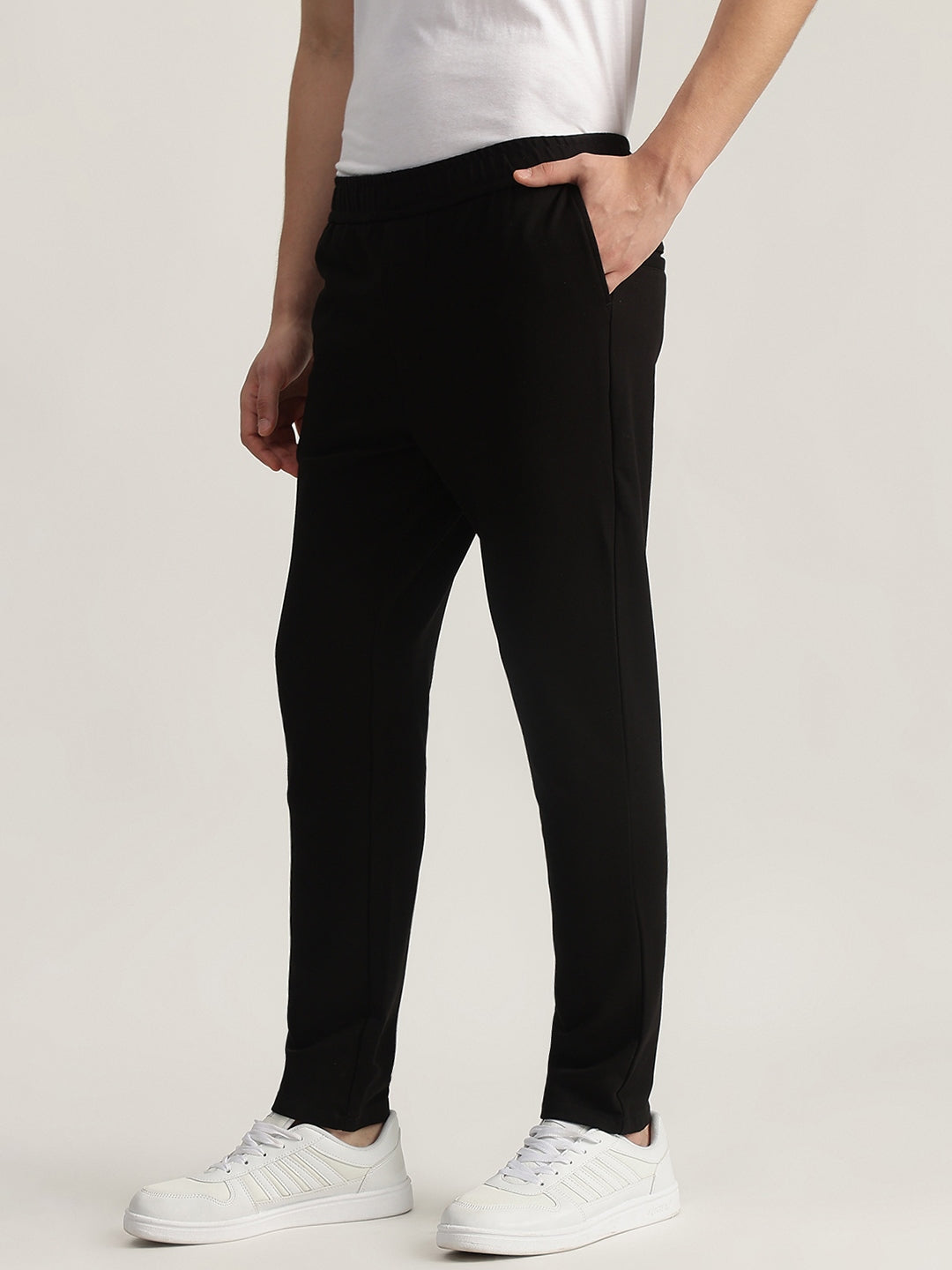 Iconic Men Black Regular Fit Solid Jogger