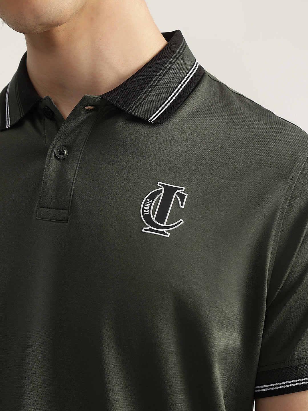 Iconic Men Olive Solid Polo Neck Short Sleeves Tshirt