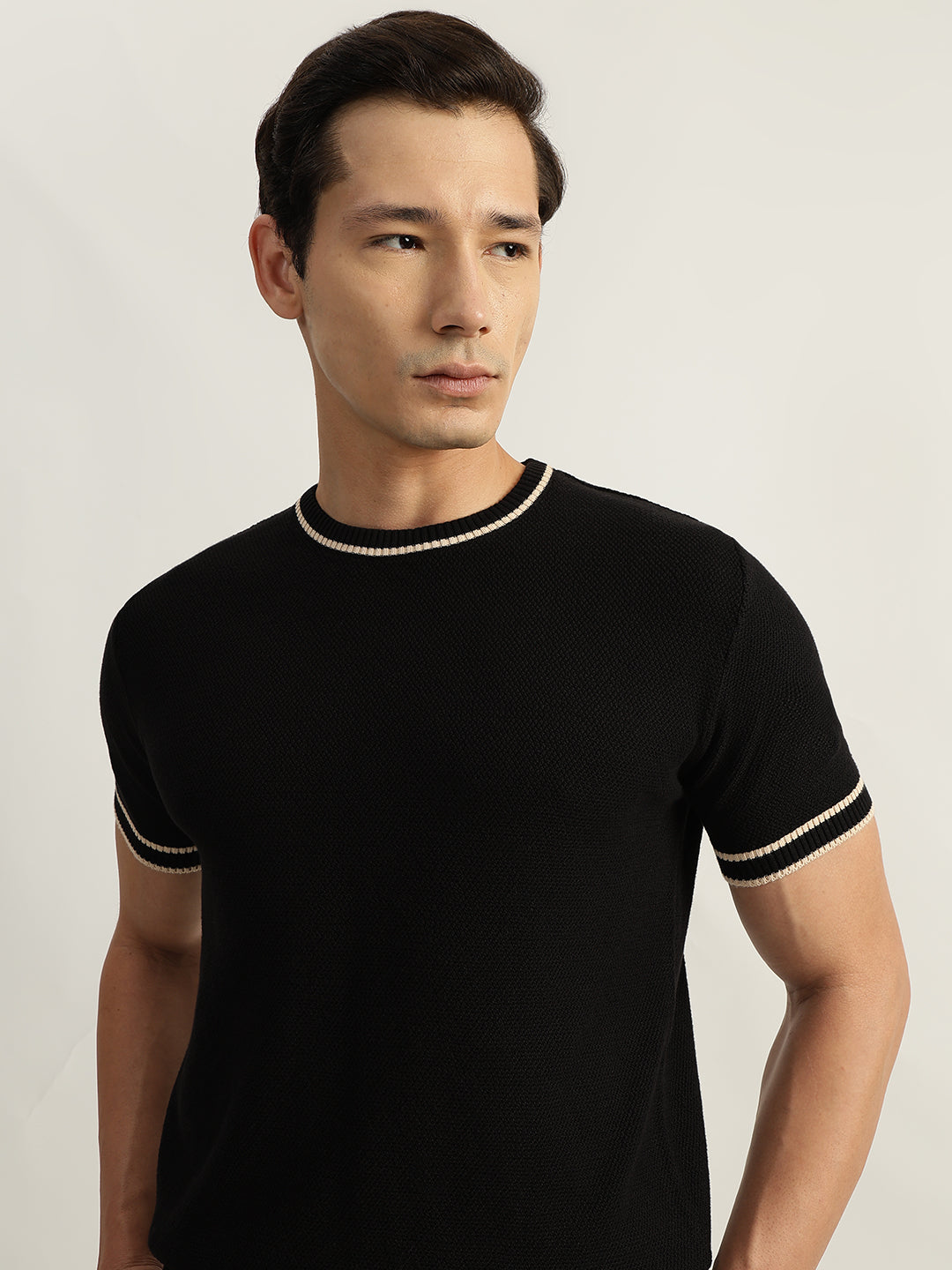 Iconic Men Black Solid Round Neck Short Sleeves Tshirt