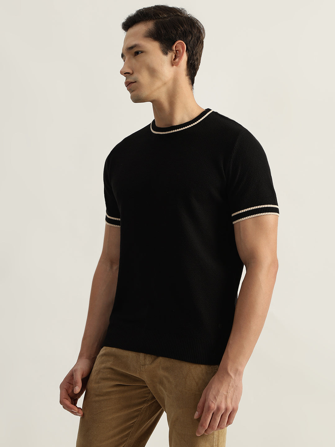 Iconic Men Black Solid Round Neck Short Sleeves Tshirt