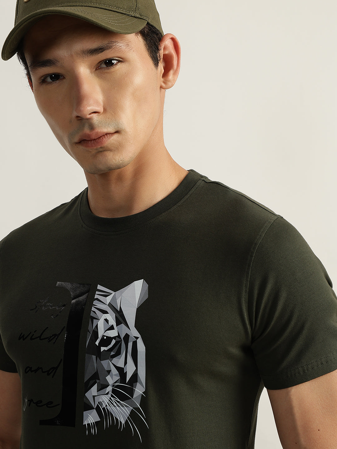 Iconic Men Olive Printed Round Neck Short Sleeves Tshirt