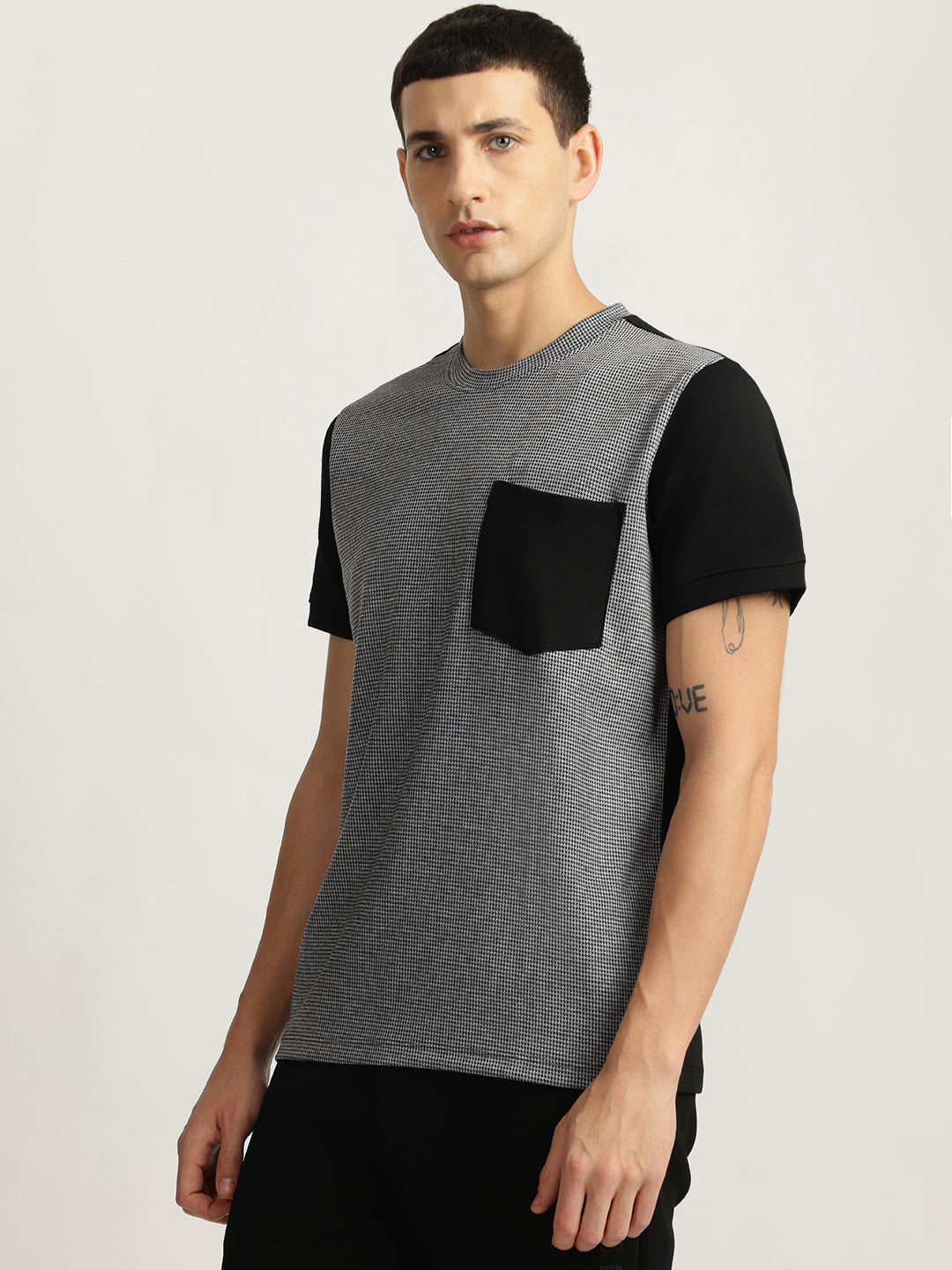 Iconic Men Black Self Design Round Neck Short Sleeves Tshirt