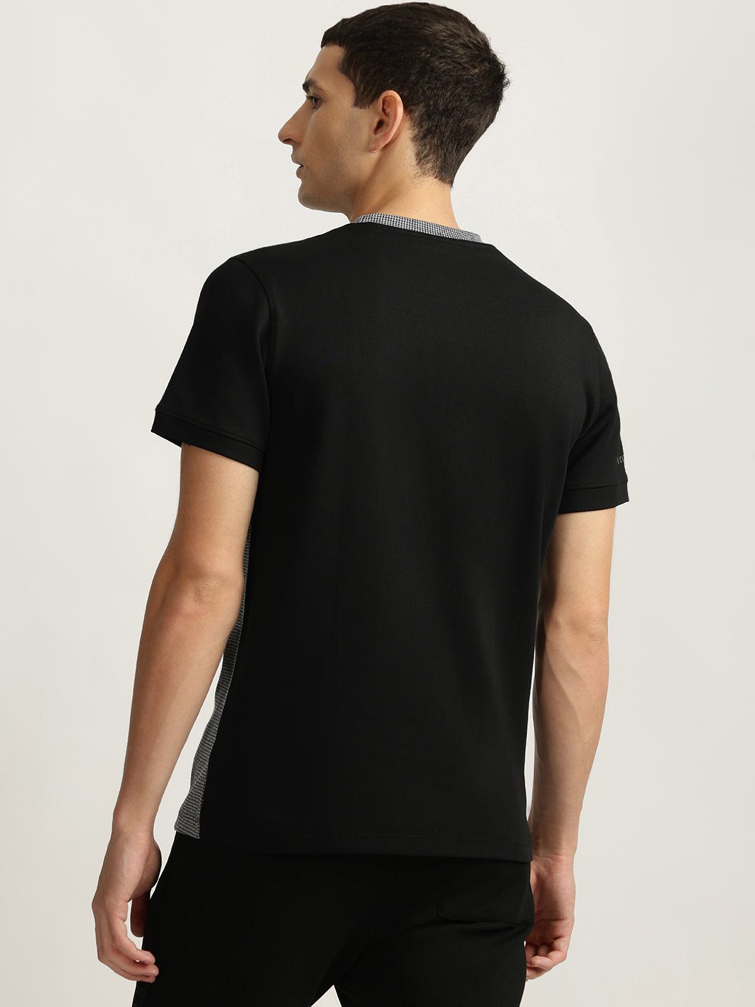 Iconic Men Black Self Design Round Neck Short Sleeves Tshirt