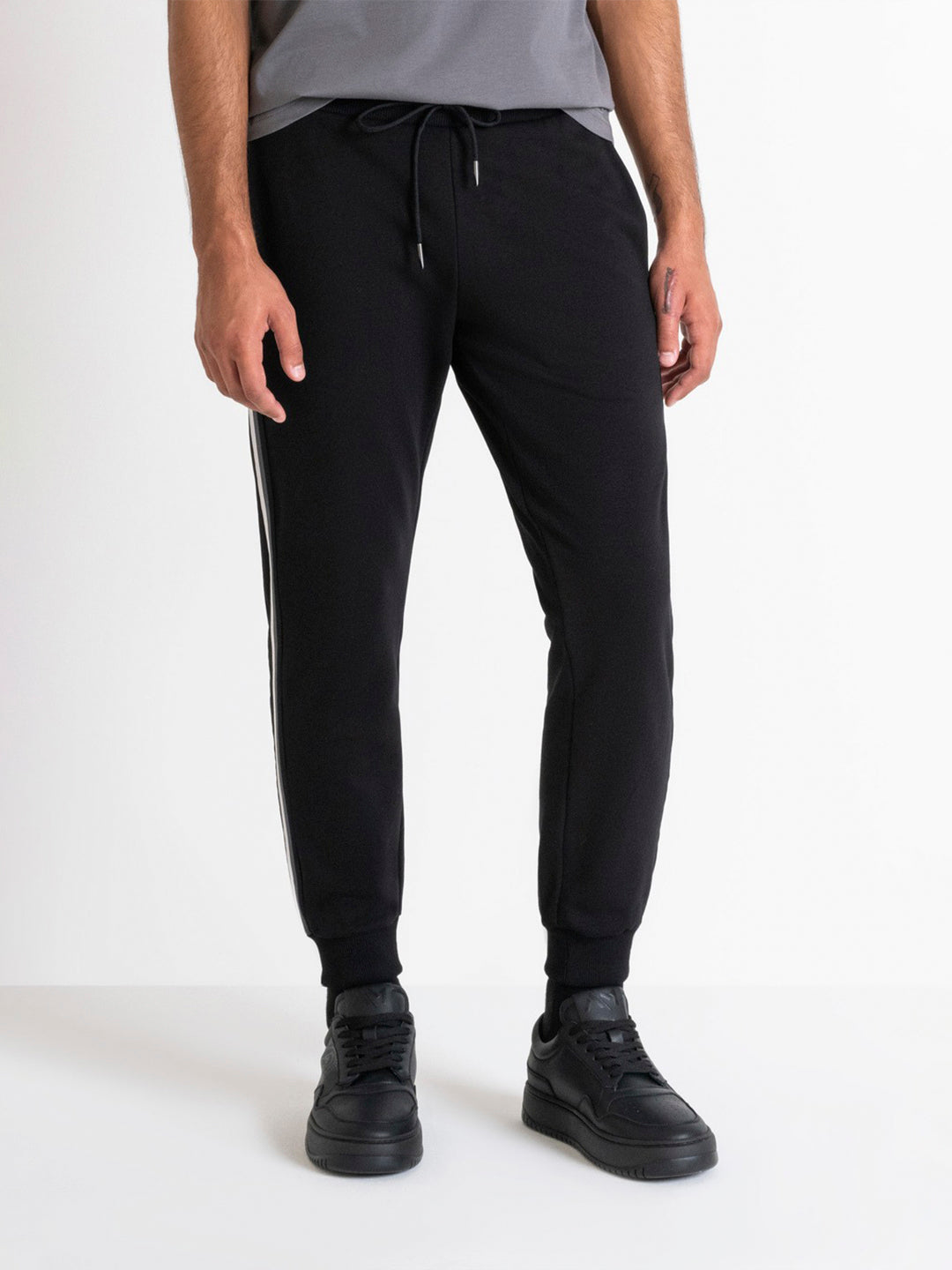 Antony Morato Men Black Solid Regular Fit Mid-Rise Jogger Style Track Pants
