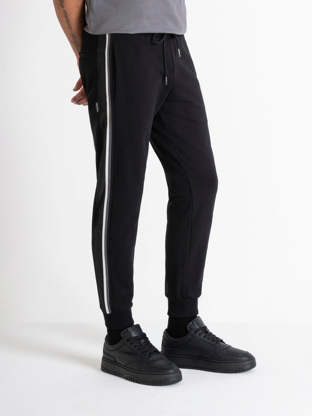 Antony Morato Men Black Solid Regular Fit Mid-Rise Jogger Style Track Pants