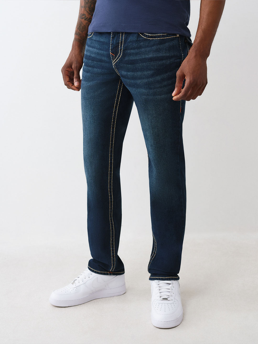 TRUE RELIGION Men GENO Big T Navy Blue Jeans