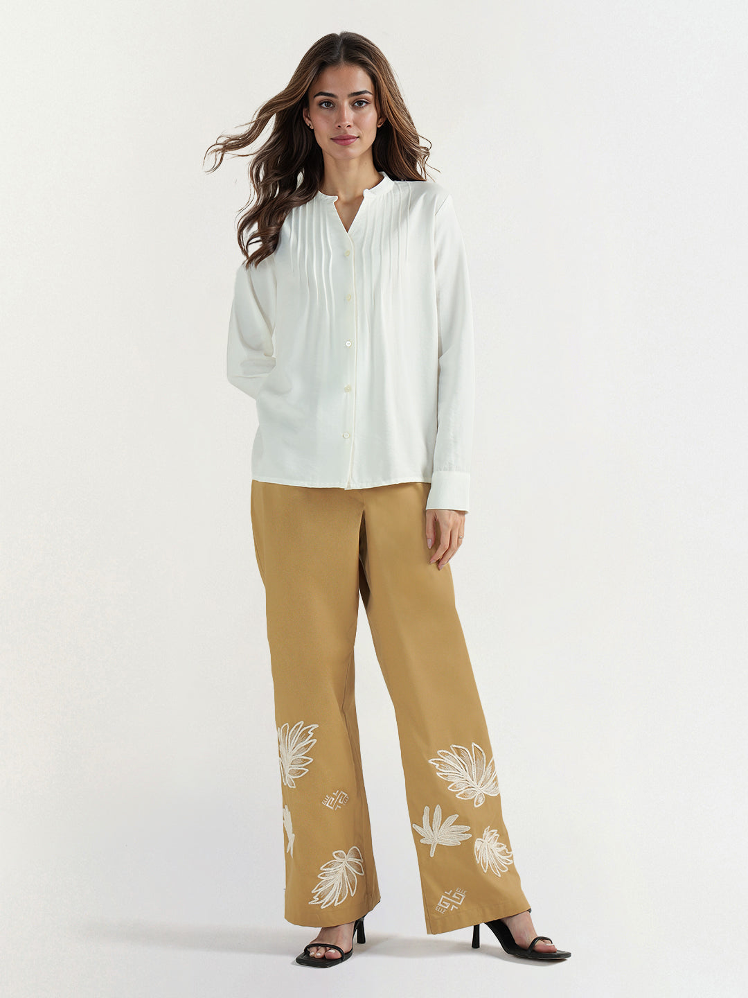 Elle Women Beige Embroidered Trouser