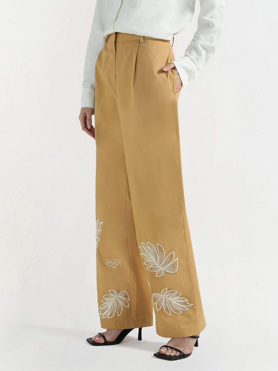 Elle Women Beige Embroidered Trouser