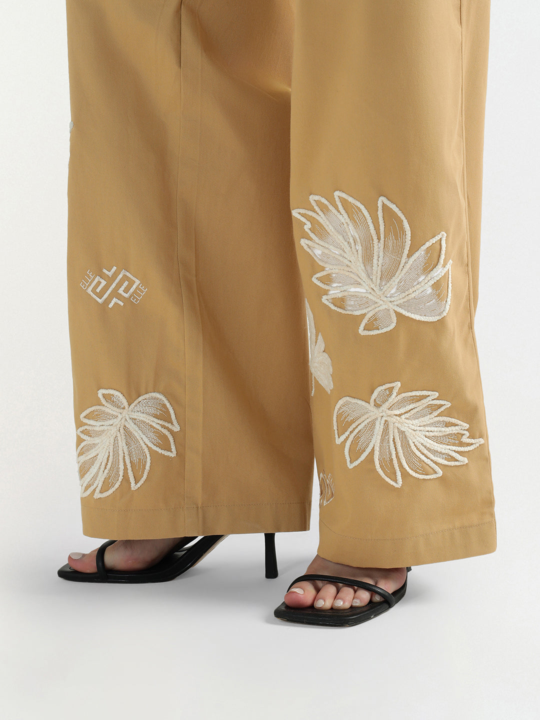 Elle Women Beige Embroidered Trouser