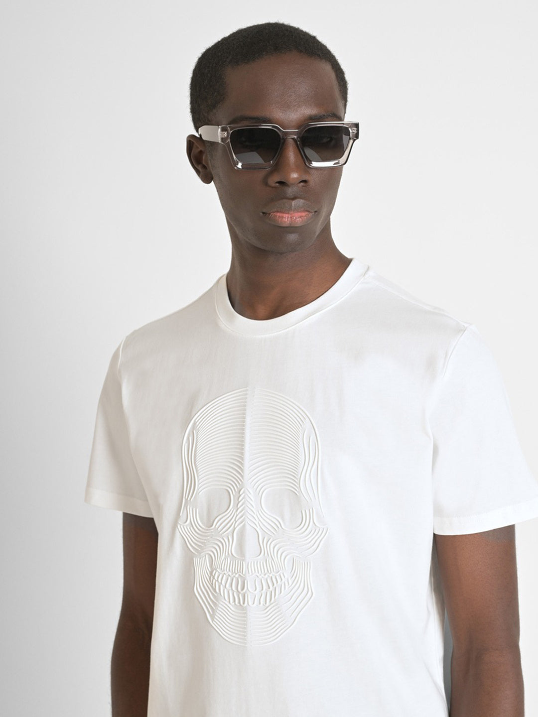 Antony Morato Mens White Round Neck Short Sleeve Embossed Skull Pattern Tshirt