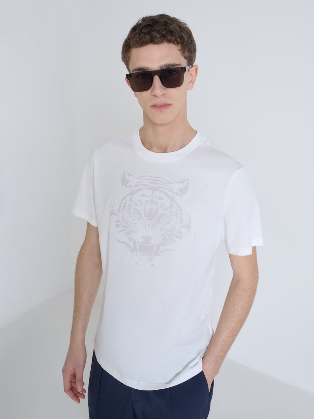 Antony Morato Mens White Round Neck Short Sleeve Embossed Tiger Pattern Tshirt