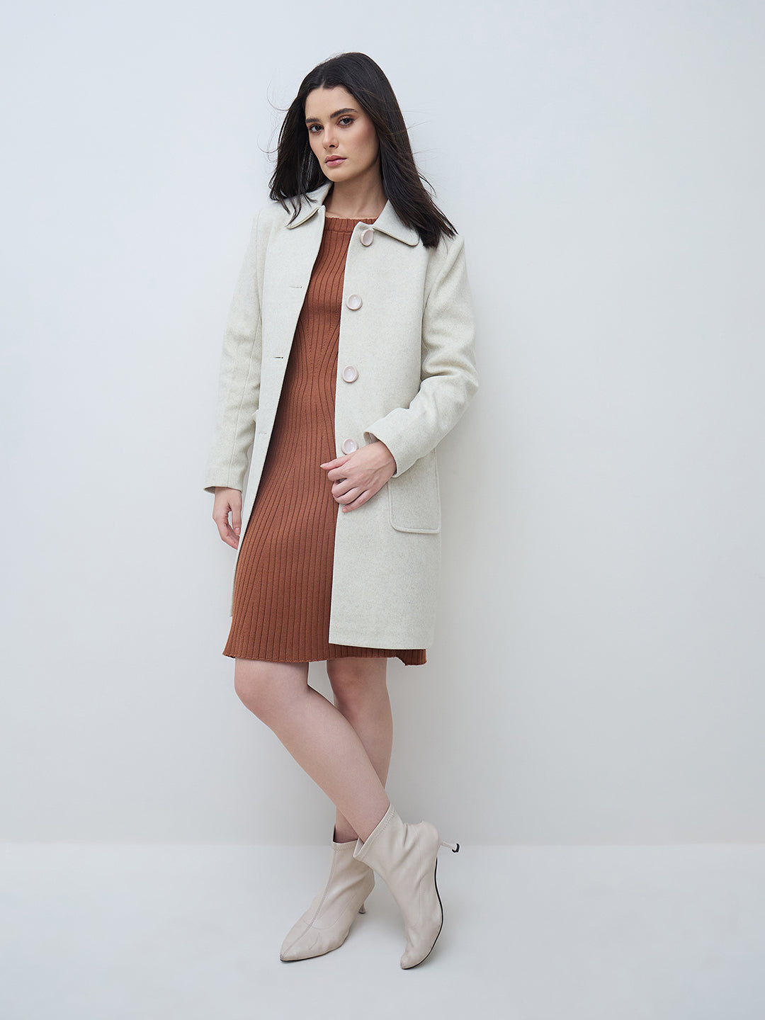 Elle Women Off White Solid Lapel Collar Overcoat