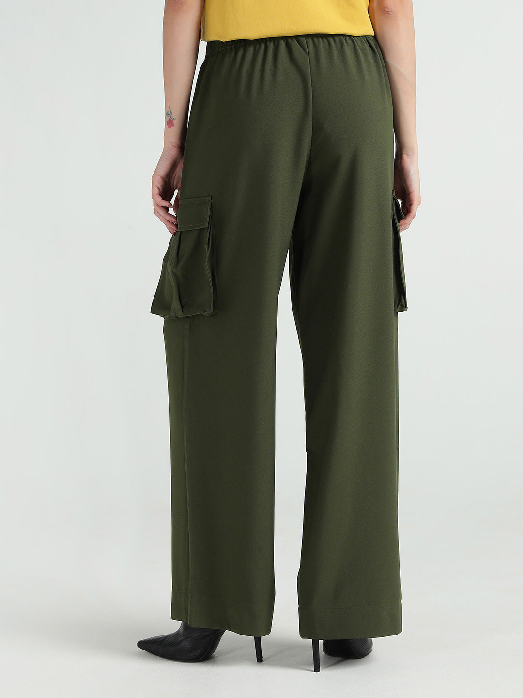 Elle Women Green Regular Fit Solid Trouser