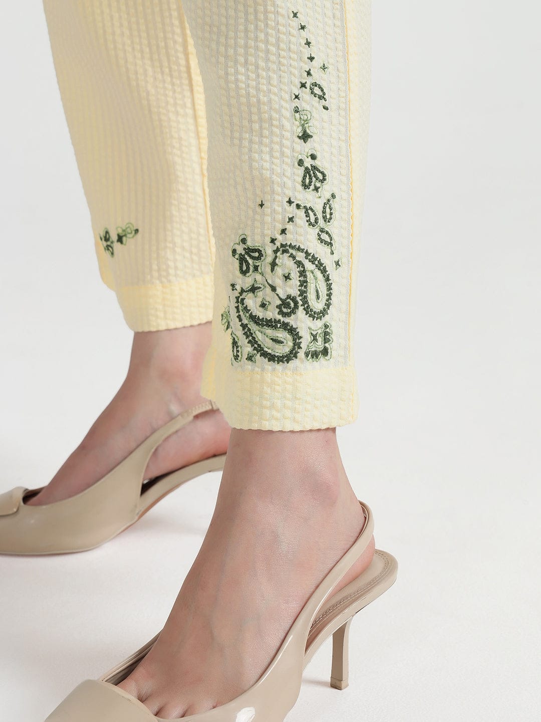 Elle Women Cream Regular Fit Embroidered Trouser