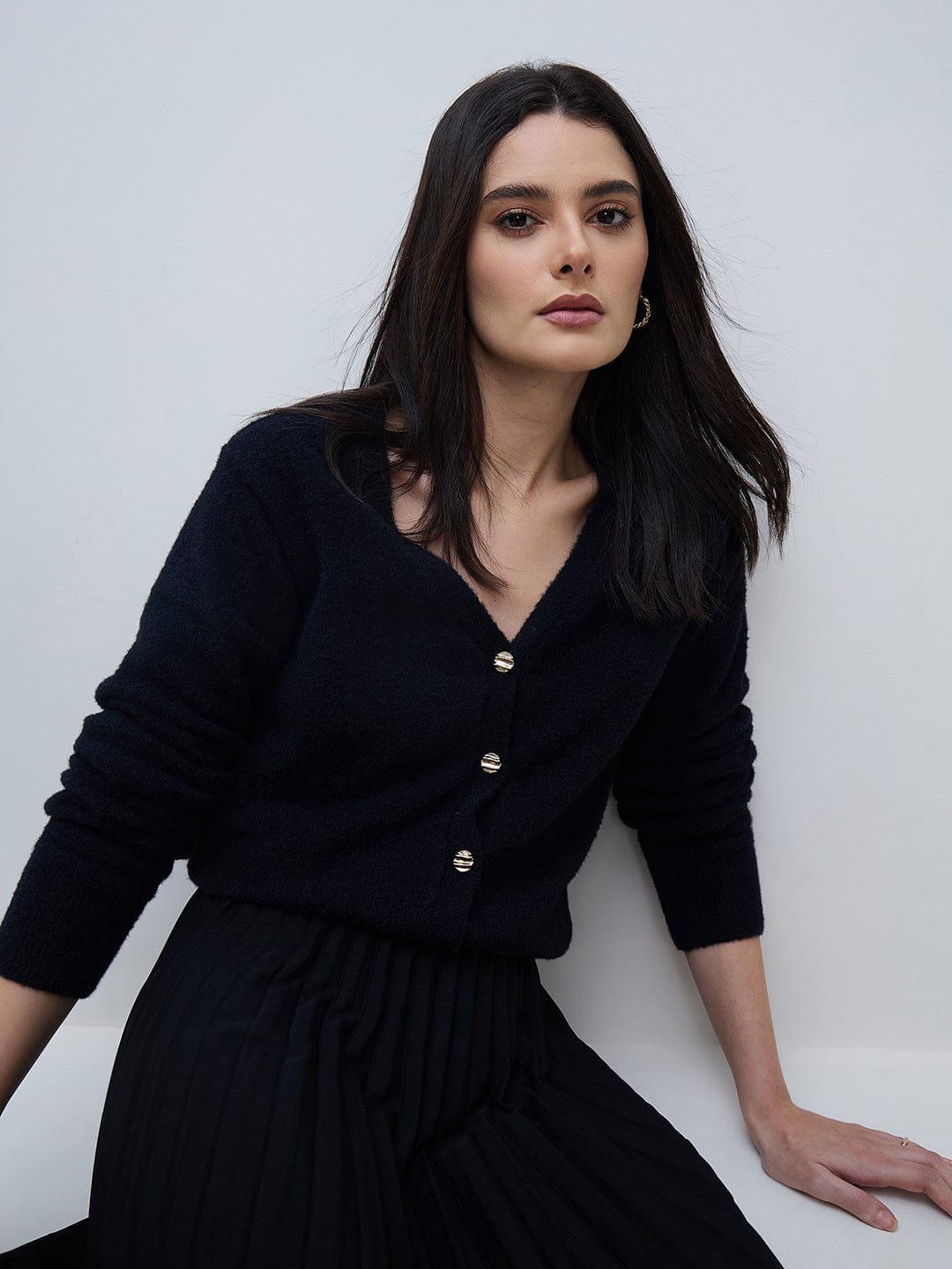 Elle Women Black Textured V Neck Sweater