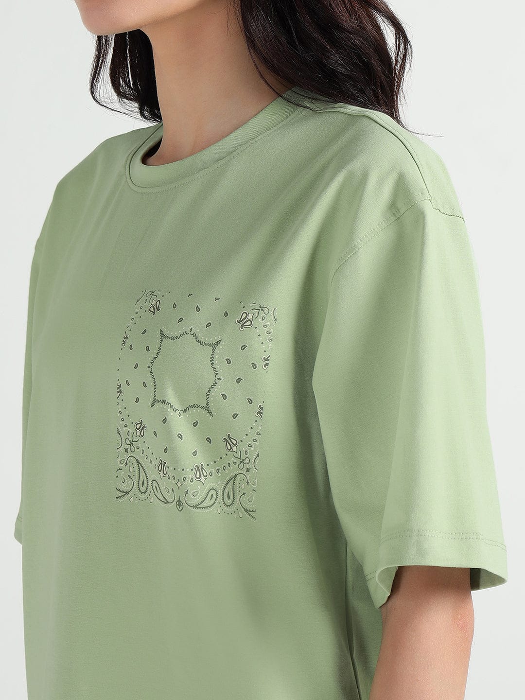 Elle Women Green Solid Round Neck Tshirt