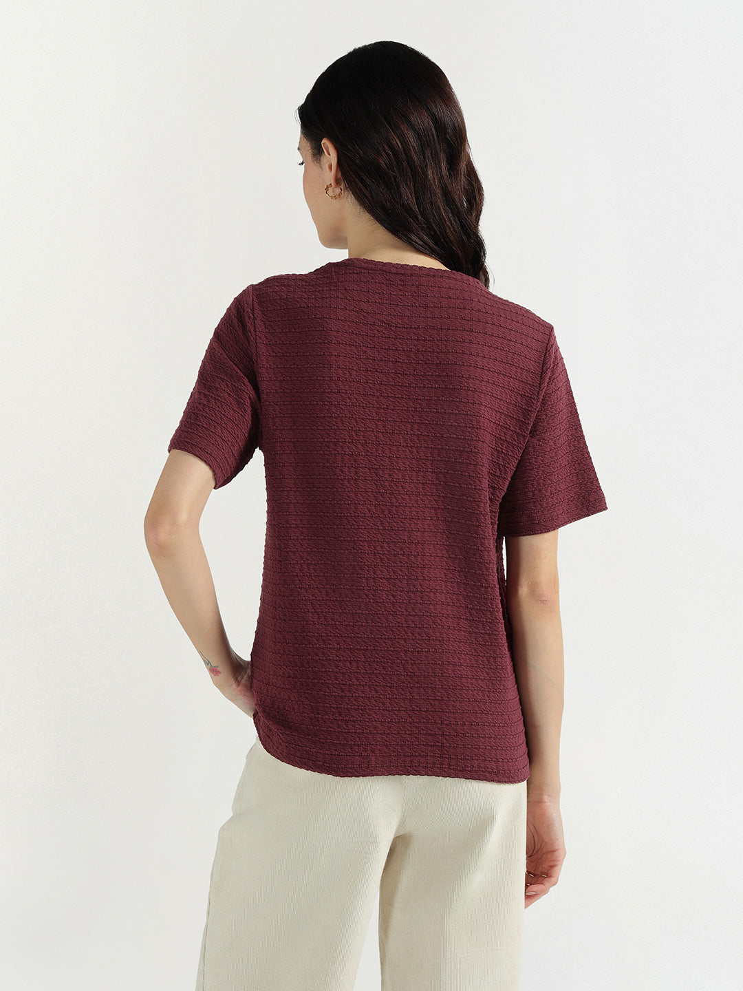 Elle Women Red Plain Crew Neck Tshirt