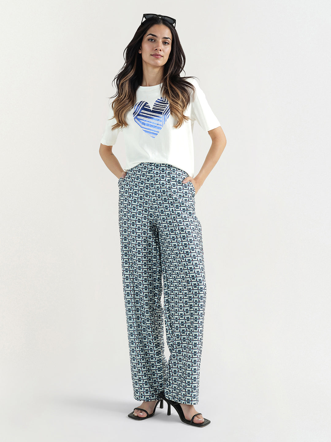 Elle Women White Graphic Crew Neck Tshirt