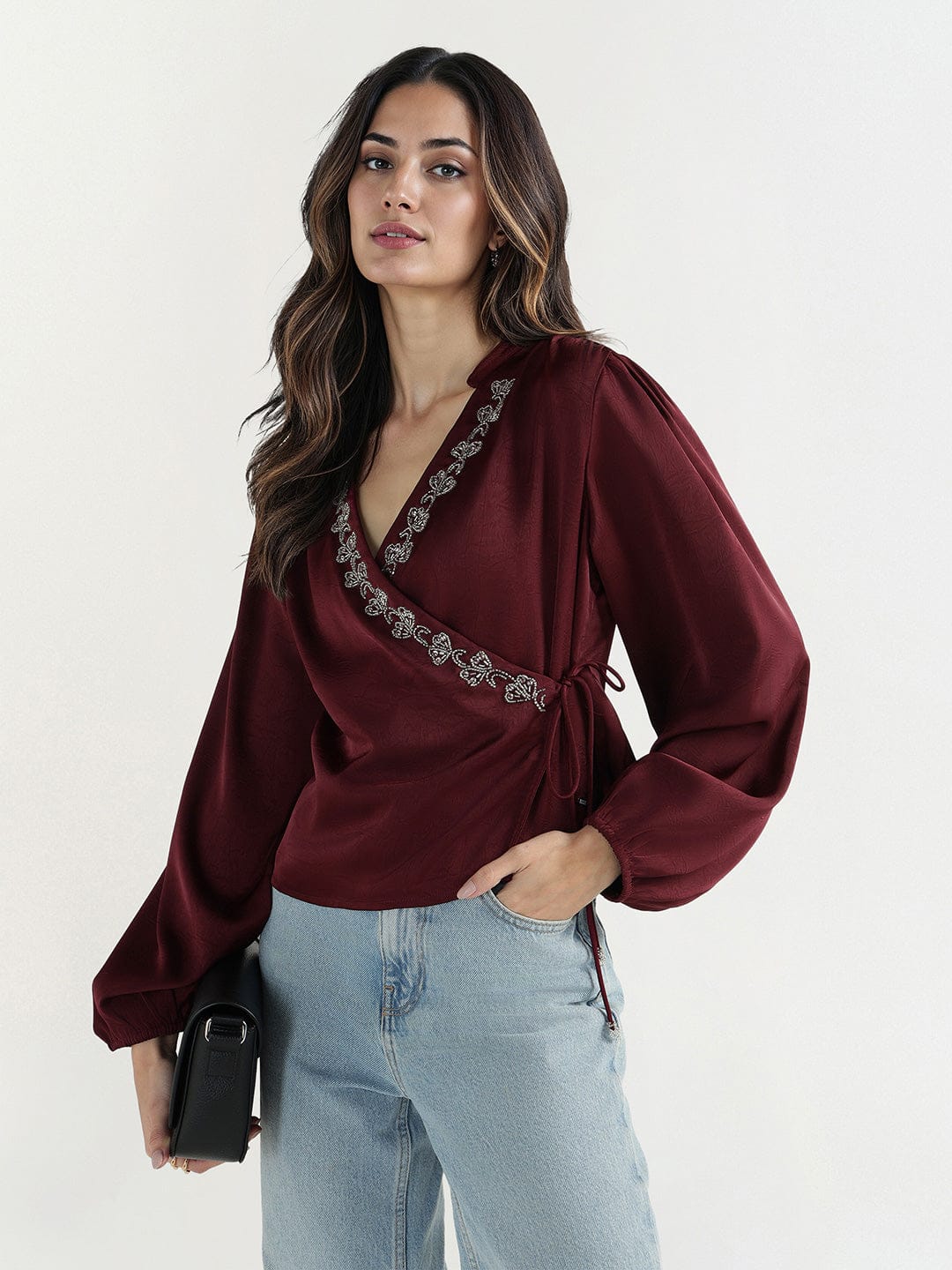 Elle Women Red Solid V Neck Top