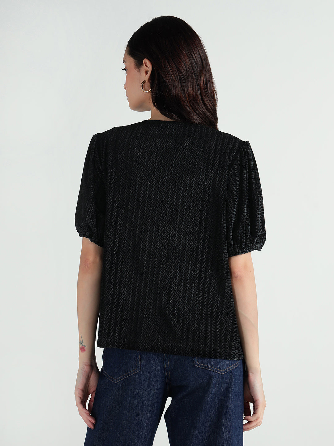 Elle Women Black Textured V Neck Top