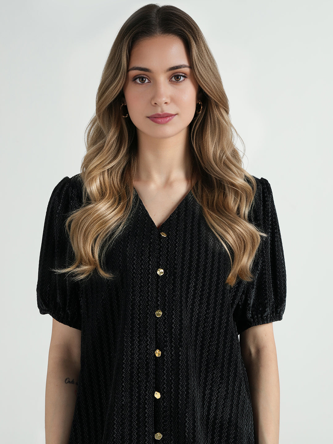 Elle Women Black Textured V Neck Top