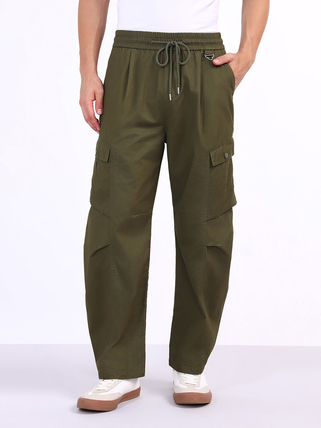 Iconic Men Green Oversized Solid Trouser