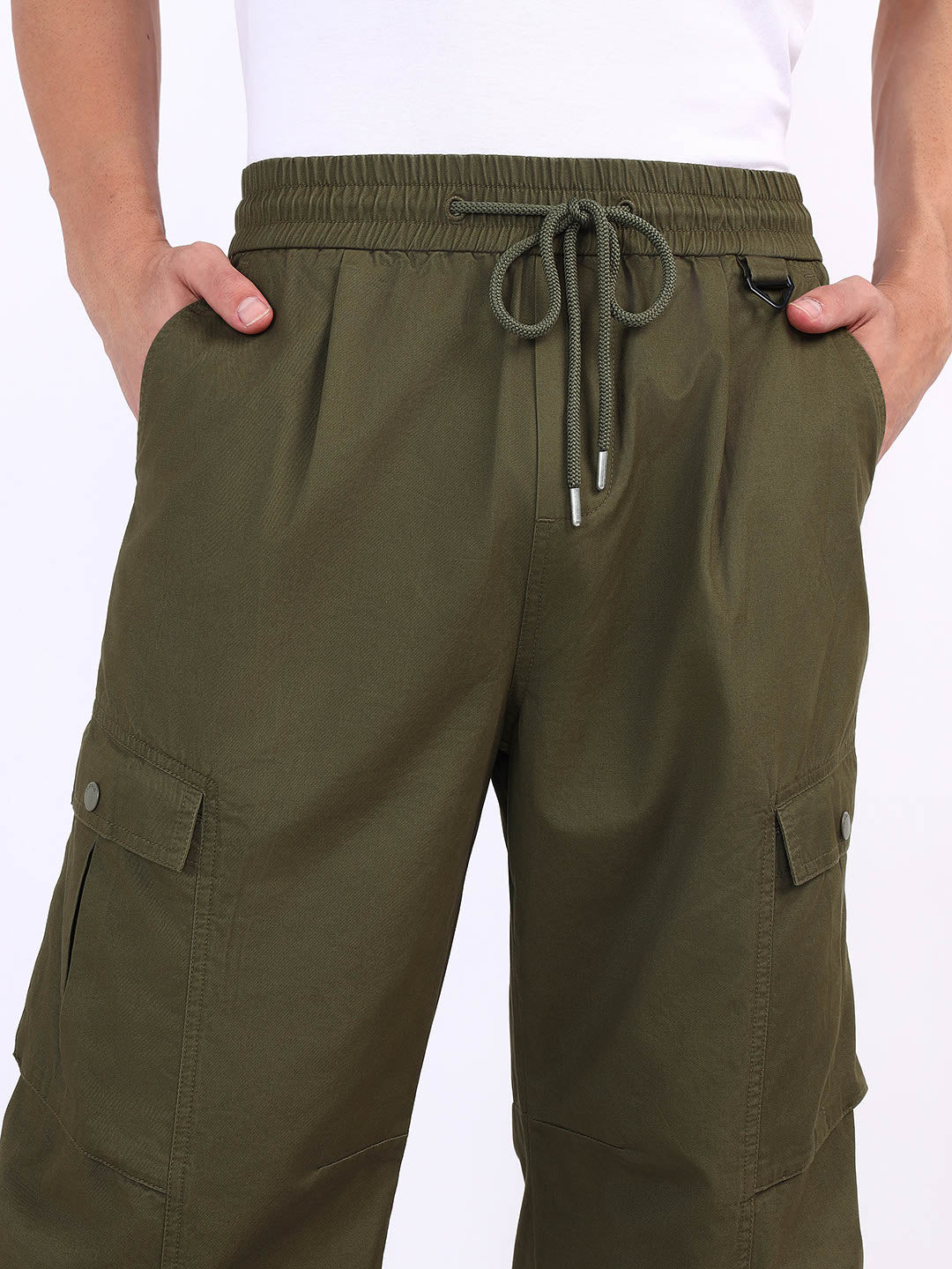 Iconic Men Green Oversized Solid Trouser