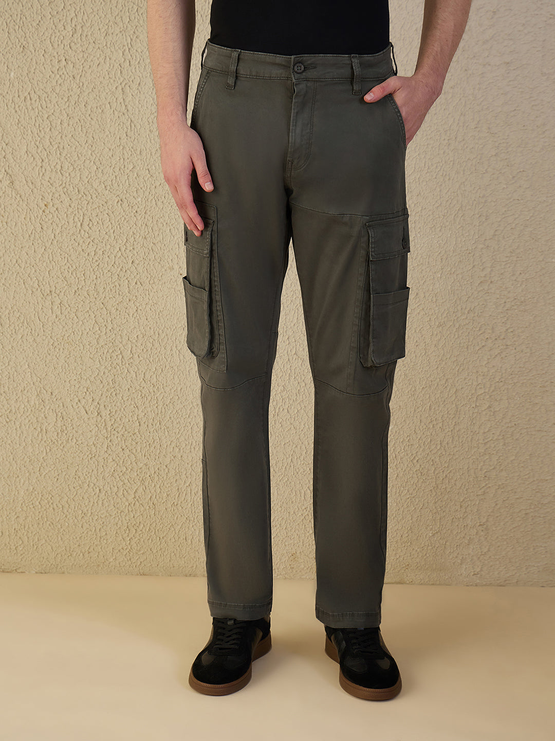 Iconic Men Olive Solid Cargo Pant