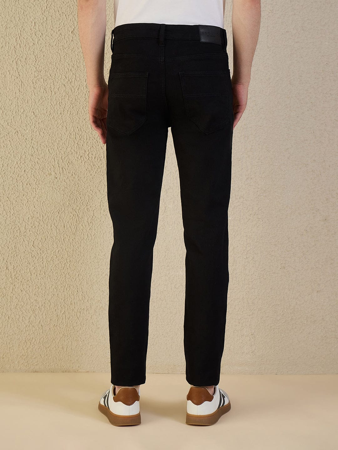 Iconic Men Black Solid Slim Fit Jeans