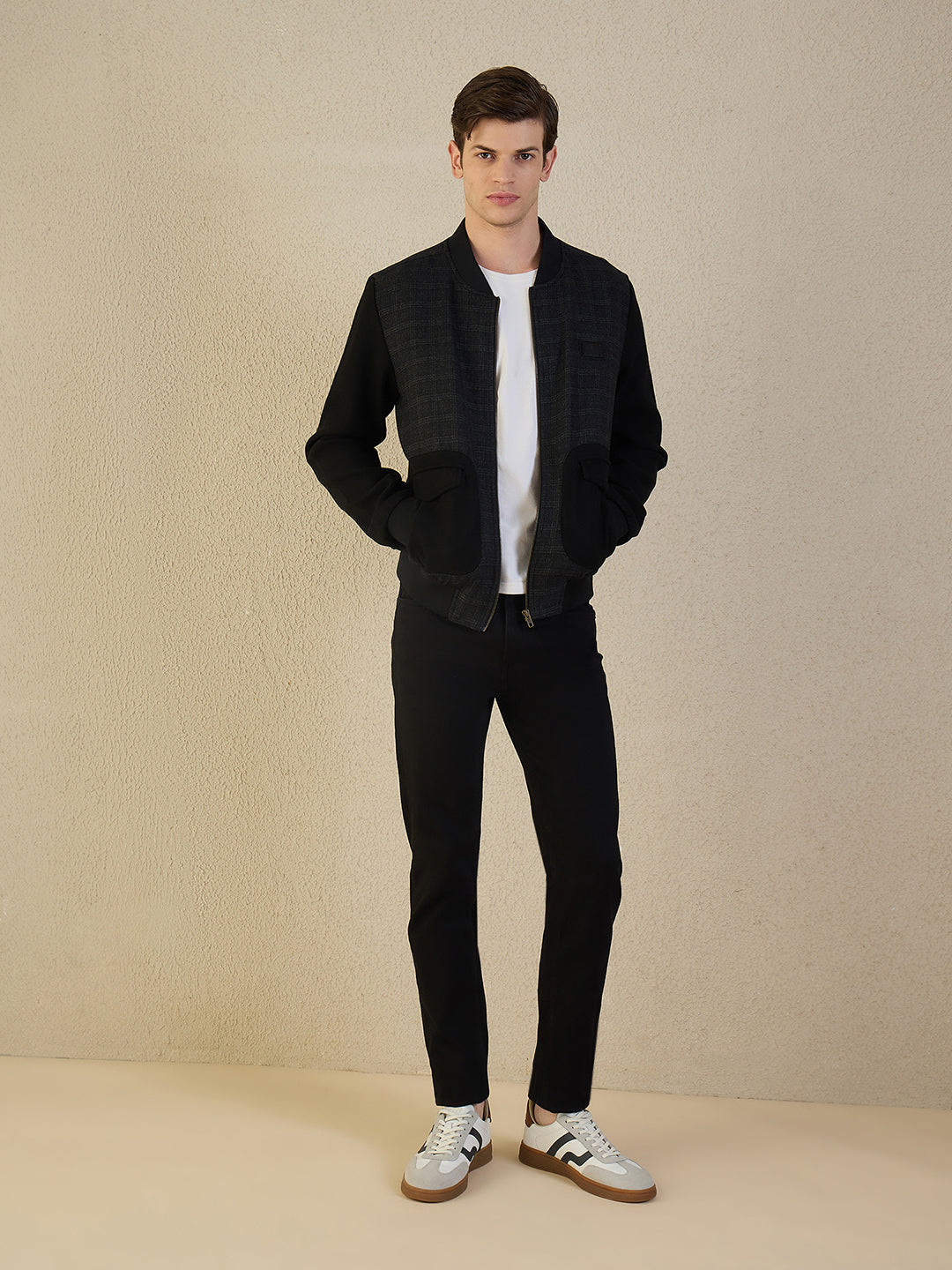 Iconic Men Black Solid Slim Fit Jeans