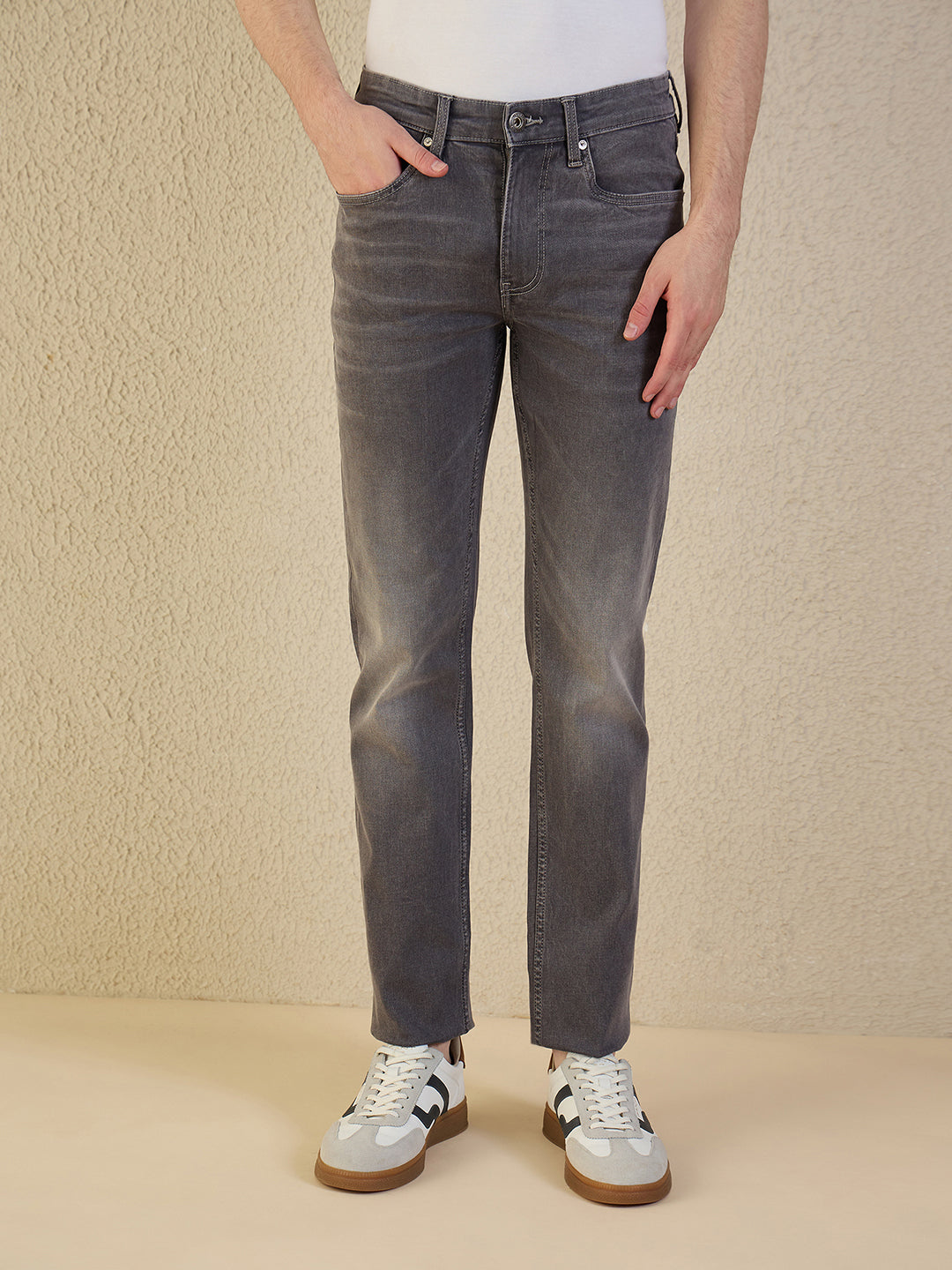 Iconic Men Grey Solid Slim Fit Jeans